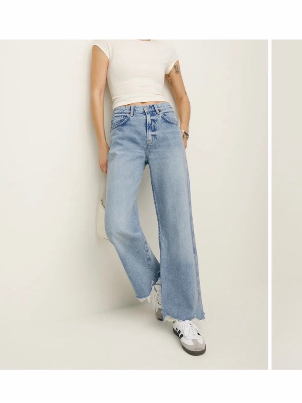 Reformation | Val 90’s Mid Rise Straight Light Blue Cropped Jeans